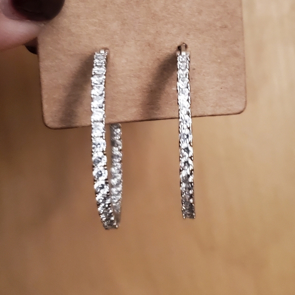 Earrings - Picture 2 of 7